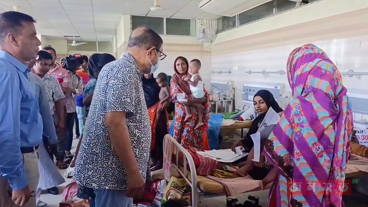 হবিগঞ্জ সদর হাসপাতালে স্বাস্থ্যমন্ত্রীর পরিদর্শন শেষে অসন্তোষ
